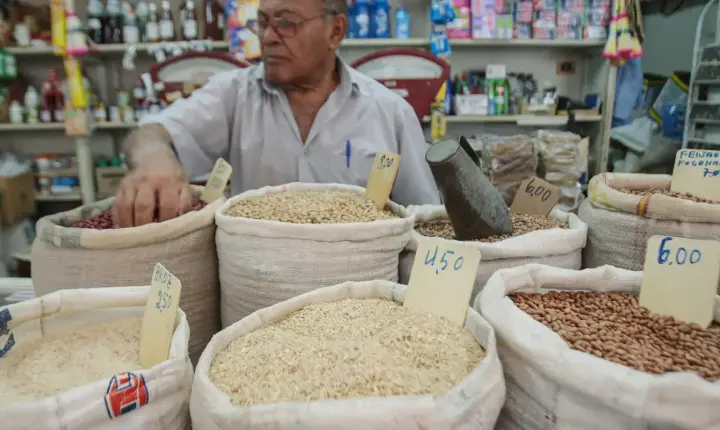 Mercado eleva previsão da inflação para 4,89% este ano