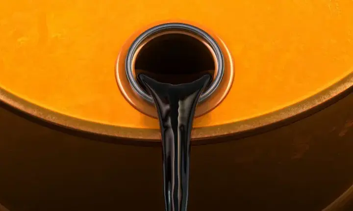 Petróleo cai mais de 5% à espera de negociações entre EUA e Irã