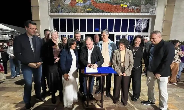  Prefeito Helinho Zanatta assina Ordem de Serviço para construção da nova escola de Santana
