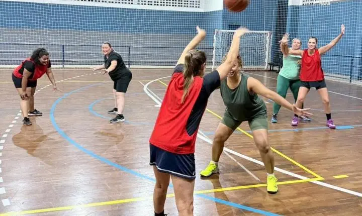  Prefeitura oferece aulas gratuitas de basquete feminino   