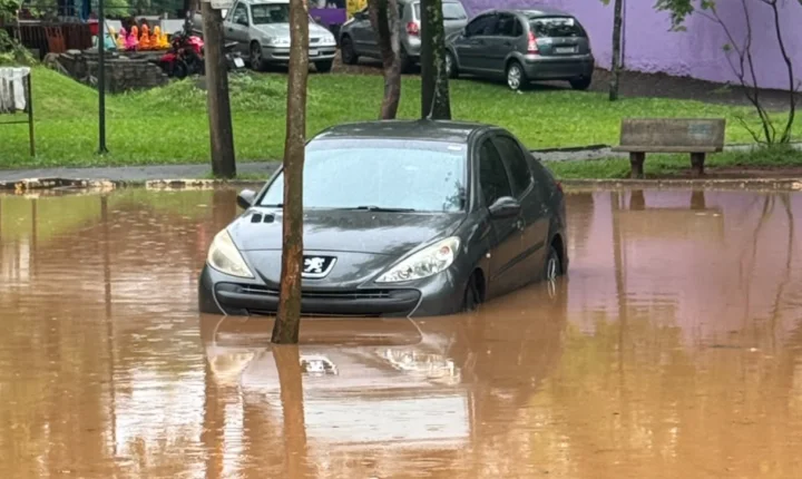 Rio Piracicaba atinge 5,15 metros e provoca interdições de vias em Piracicaba