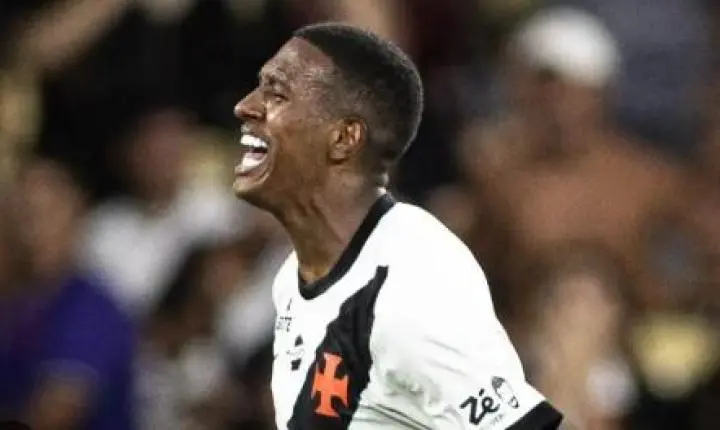 Robert Renan, do Vasco, se envolve em acidente de carro no Rio de Janeiro