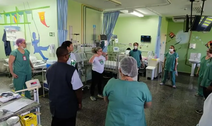 Santa Casa inicia SIPAT 2026 com ginástica laboral nos setores