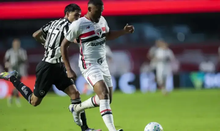 Sob chuva, São Paulo e Botafogo empatam com golaço no fim; dê suas notas