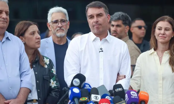 STF nega ter ordenado buscas em endereços de Flávio Bolsonaro