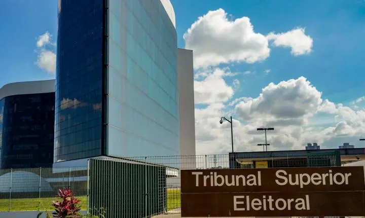 TSE decide que Globo não poderá exibir cadeira vazia em debate