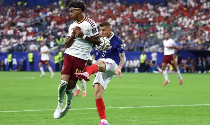 Espanha domina a favorita França e avança à final da Copa do Mundo