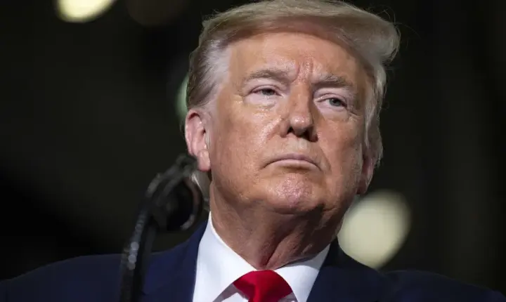 Trump diz que não vai se envolver sobre declaração de Flávio Bolsonaro