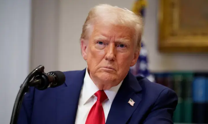 Democratas condenam decisão de Trump de conceder visto a Flávio