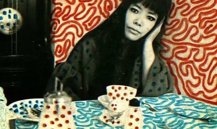 Yayoi Kusama: uma vida dedicada à arte e ao infinito